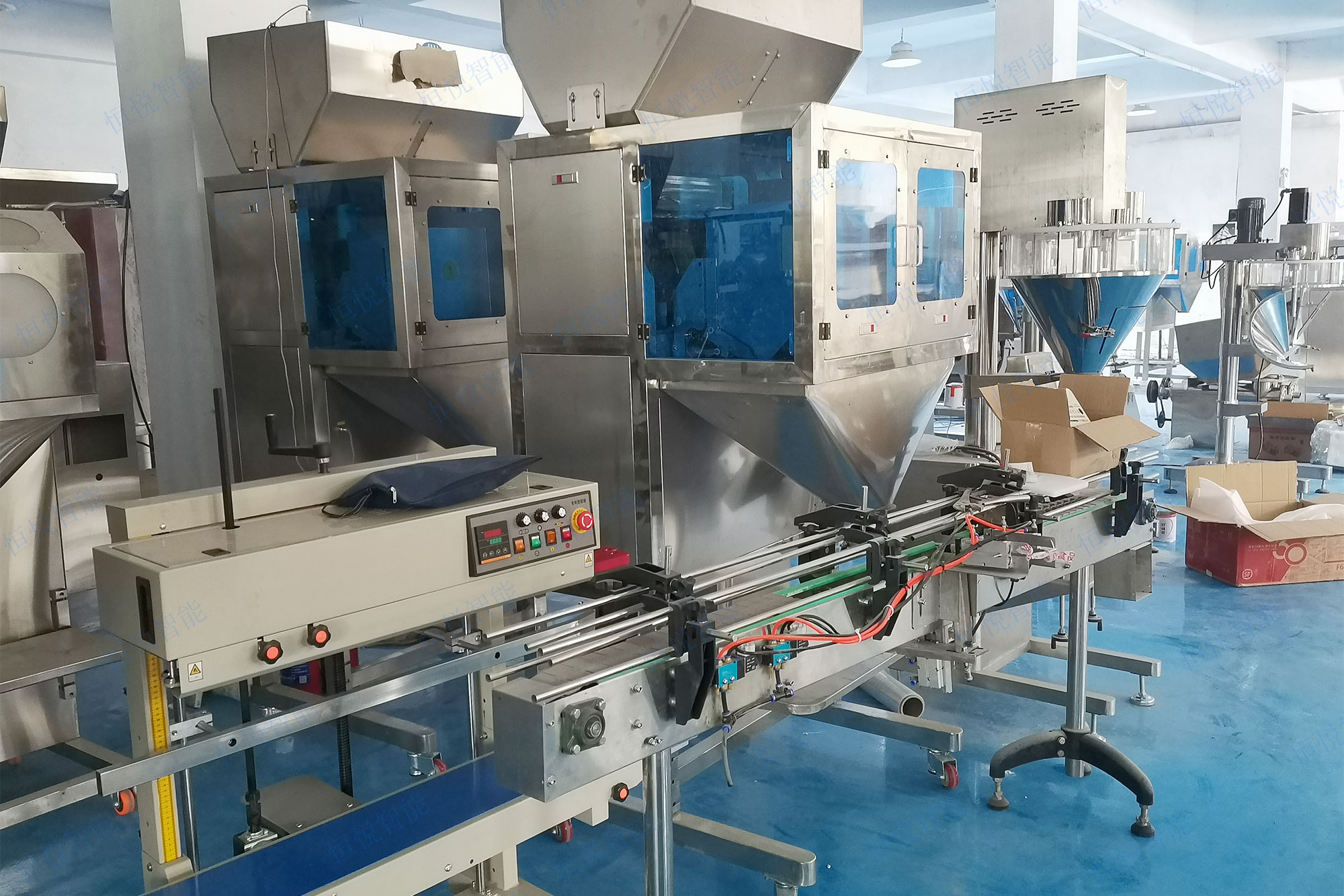 自動定量灌裝機是一種專門用于顆粒粉末、液體膏體等物料定量灌裝的設(shè)備 自動定量灌裝機是一種專門用于顆粒粉末、液體膏體等物料定量灌裝的設(shè)備